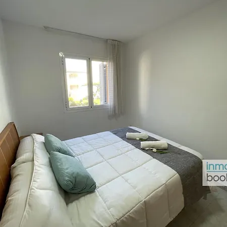 Sol Apartment, Climatizado, Parking Y Piscina شقة