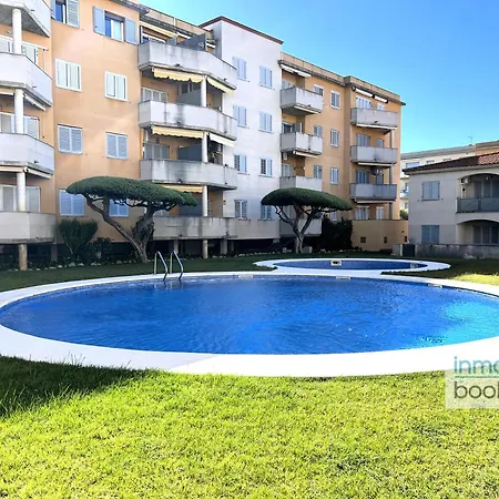 Sol Apartment, Climatizado, Parking Y Piscina شقة
