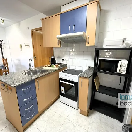 Sol Apartment, Climatizado, Parking Y Piscina شقة