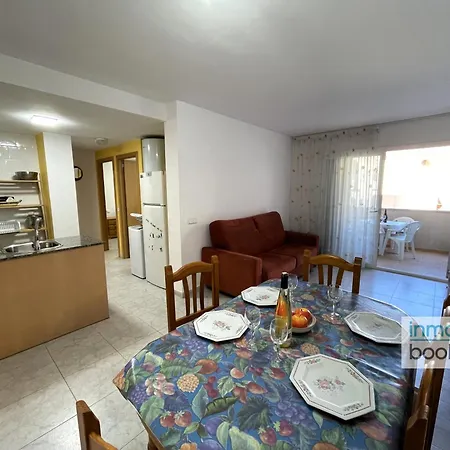 Sol Apartment, Climatizado, Parking Y Piscina شقة